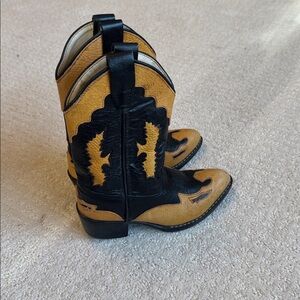 Black and Tan Western Cowboy Boots